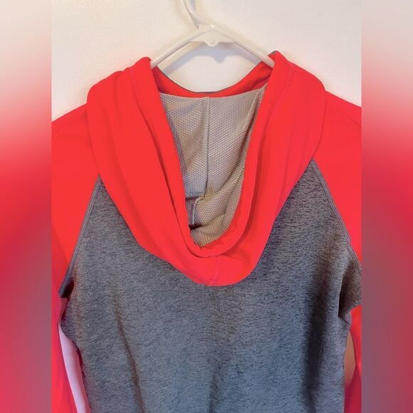 Nike Therma-Fit Small Pink & Grey Hoodie - Picture 4 of 7